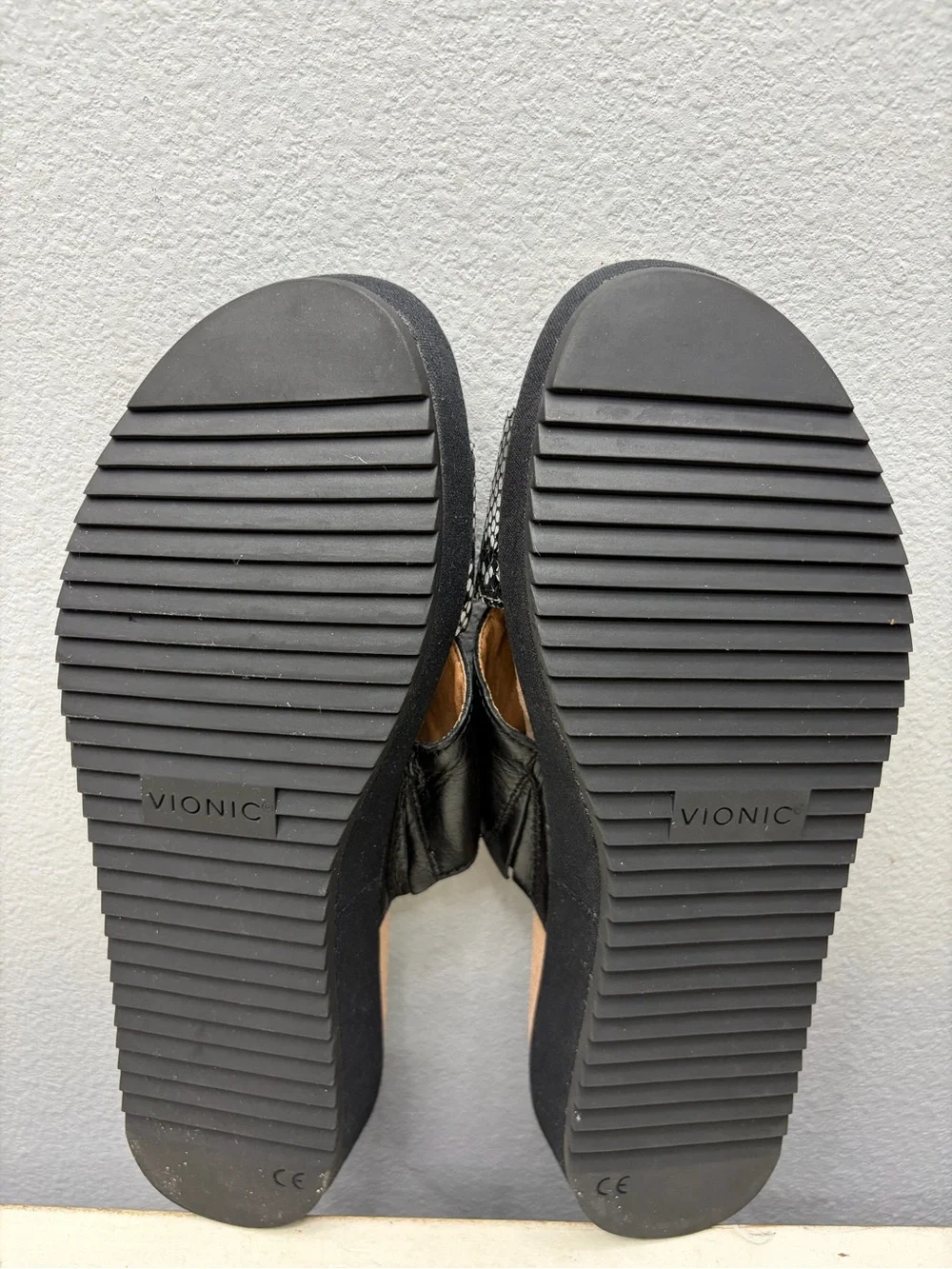 Vionic Snake Skin Hayden Slide Sandals Size 8